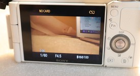 Good
													Sony ZV-E10 - White, photo 4 of 9