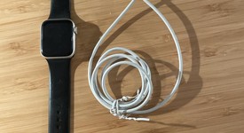 Good
													Apple Watch SE 2nd Gen 40mm - Silver, A2722 - GPS, Aluminum, photo 3 of 8