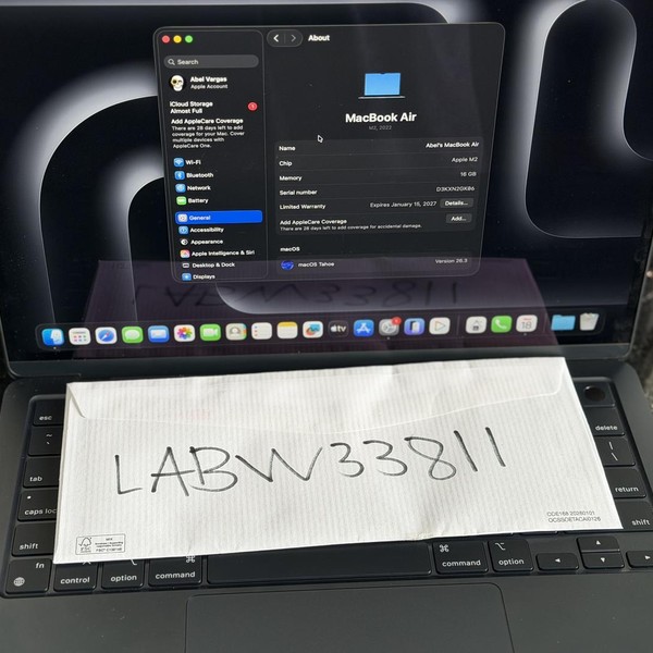 MacBook Air 2022 (M2) - 13 inch - 256 GB, Midnight, 16 GB, Apple M2