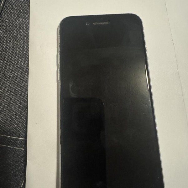 Apple iPhone SE 2nd Gen 2020 - Unlocked, 64 GB, White, A2275