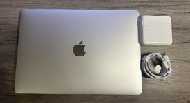 Good
													MacBook Air 2020 - 13" - I5, Silver, 512 GB, 8 GB, photo 3 of 8