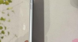 Good
													Apple iPhone SE 2nd Gen 2020 - Unlocked, White, 128 GB, A2275, photo 3 of 8