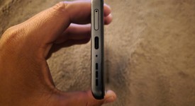 Mint
													Motorola Edge (2022) - Unlocked, Gray, 128 GB, 8 GB, photo 5 of 10