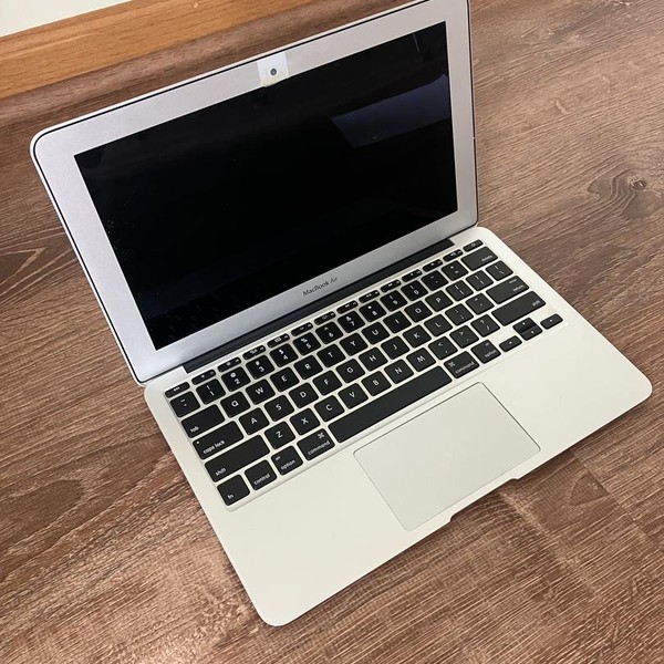 MacBook Air 2015 - 11 inch - Silver, 128 GB, 4 GB