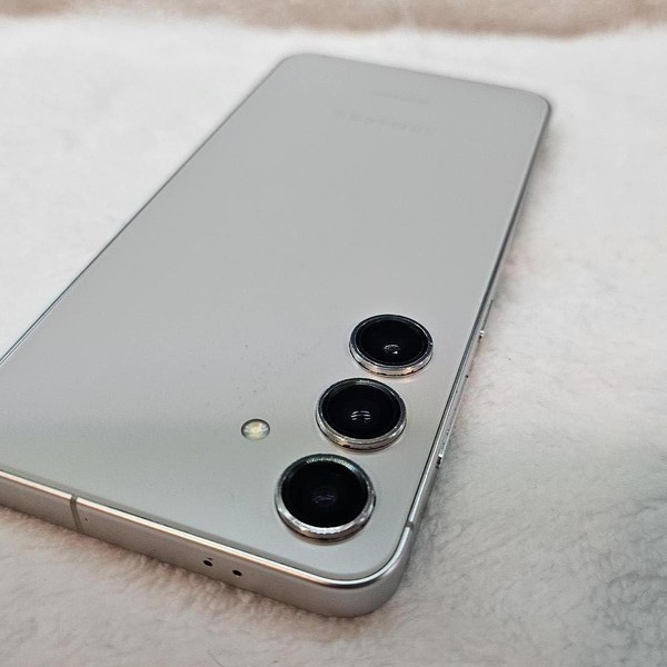 Samsung Galaxy S24 - Unlocked, 256 GB, Gray, 8 GB, SM-S921U1