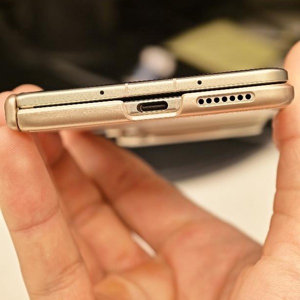 Honor Magic V5 - Unlocked Non-US, 512 GB, White, 16 GB