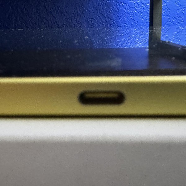 Apple iPad 10th Gen - Wi-Fi, 64 GB, Yellow, A2696