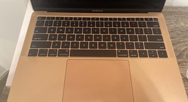 Good
													MacBook Air 2019 - 13" - I5, Gold, 128 GB, 8 GB, photo 4 of 10