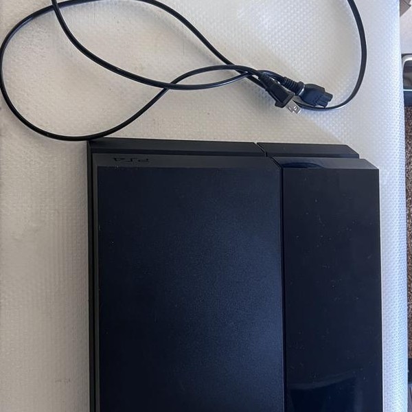 PlayStation 4 - Black, 500 GB, Standard