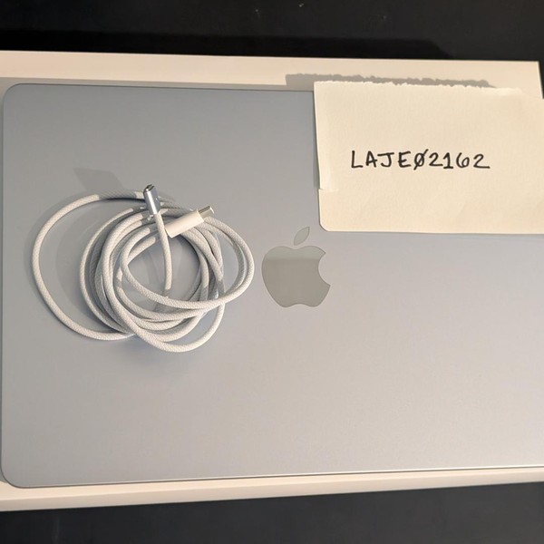 MacBook Air 2025 (M4) - 13 inch - 512 GB, Sky Blue, 24 GB, Apple M4