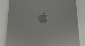 Good
													Apple iPad Pro 12.9" 6th Gen 2022 - Unlocked, Gray, 256 GB, photo 4 of 5