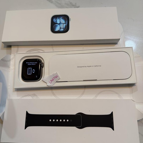 Apple Watch Series 11 46mm - Space Gray, A3333 - GPS, Aluminum