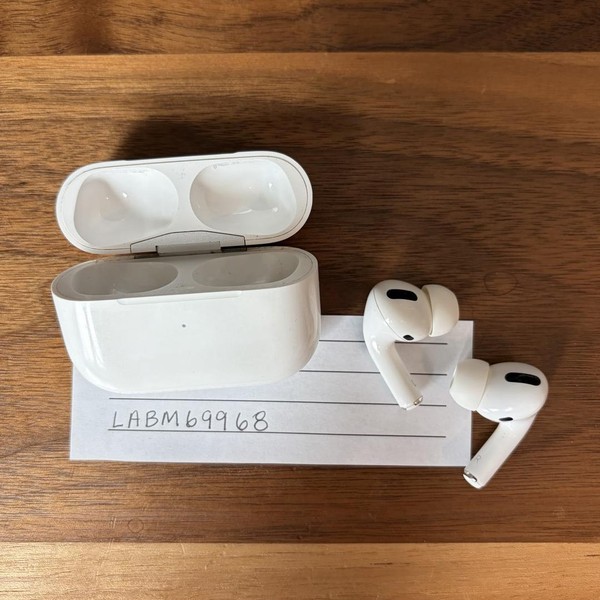 Apple AirPods Pro - Wireless Case