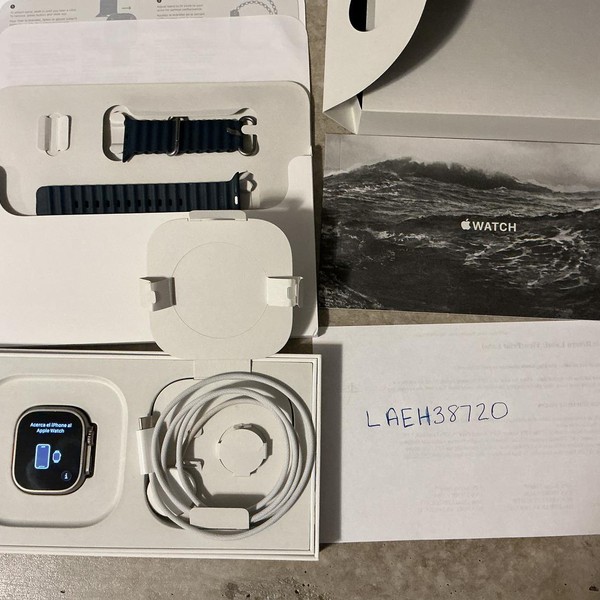 Apple Watch Ultra 2 49mm - Unlocked, Natural, A2986