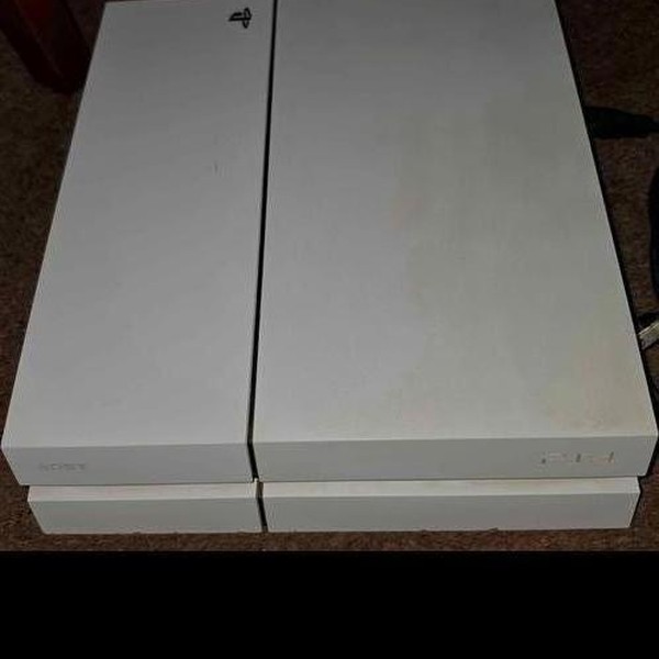 PlayStation 4 - 500 GB, White, Standard