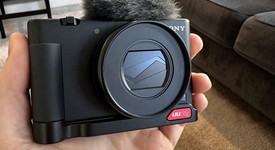 Mint
													Sony ZV-1, photo 2 of 8