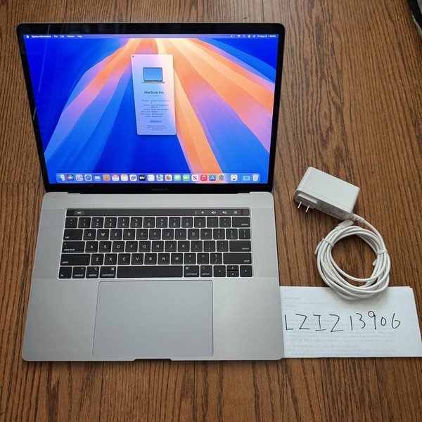 MacBook Pro 2019 - 15 inch - I9, Gray, 512 GB, 16 GB