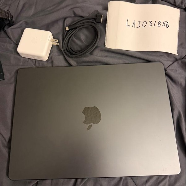 MacBook Pro 2025 - 14 inch - 512 GB, Silver, 16 GB, Apple M5