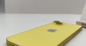 Mint
													Apple iPhone 14 - Unlocked, Yellow, 128 GB, A2649, photo 4 of 5