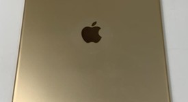 Good
													Apple iPad Pro 12.9" 2nd Gen 2017 - Unlocked, Gold, 64 GB, photo 3 of 7