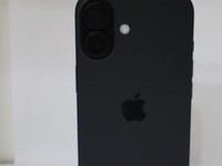 Apple iPhone 16