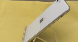 Good
													Apple iPhone SE 2nd Gen 2020 - Unlocked, White, 64 GB, A2275, photo 4 of 6