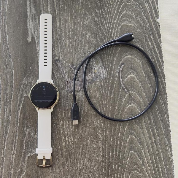 Garmin Venu 3S - Gold