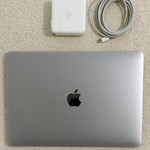 Good MacBook Pro 2018 (With Touch Bar) - 13 inch - 512 GB, Gray, 16 GB, Intel Core i7