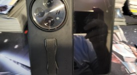 Good
													OnePlus Open - Unlocked, Red, 1 TB, 16 GB, Apex Edition, photo 3 of 7