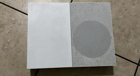 Good
													Xbox One S (2016) - White, 500 GB, photo 5 of 8