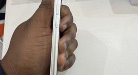 Good
													Apple iPhone SE 2nd Gen 2020 - Unlocked, White, 128 GB, A2275, photo 5 of 6