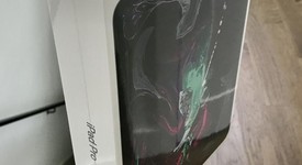 New
													Apple iPad Pro 11" 2018 - Unlocked, Gray, 256 GB, A2013, photo 2 of 4