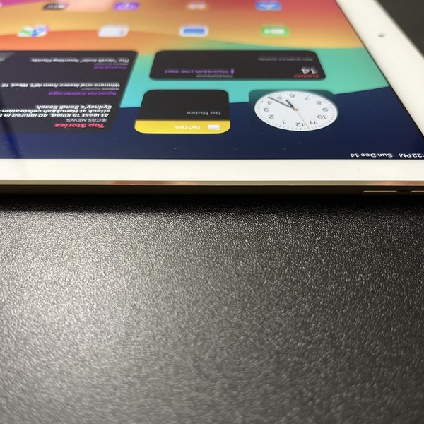 Apple iPad Pro 12.9 inch (2nd Gen) - Wi-Fi, 64 GB, Gold