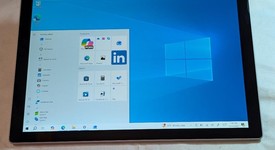 Good
													Microsoft Surface Pro 4 - 12.3 Inch - Wi-Fi, Silver, 256 GB, 8 GB, photo 2 of 7