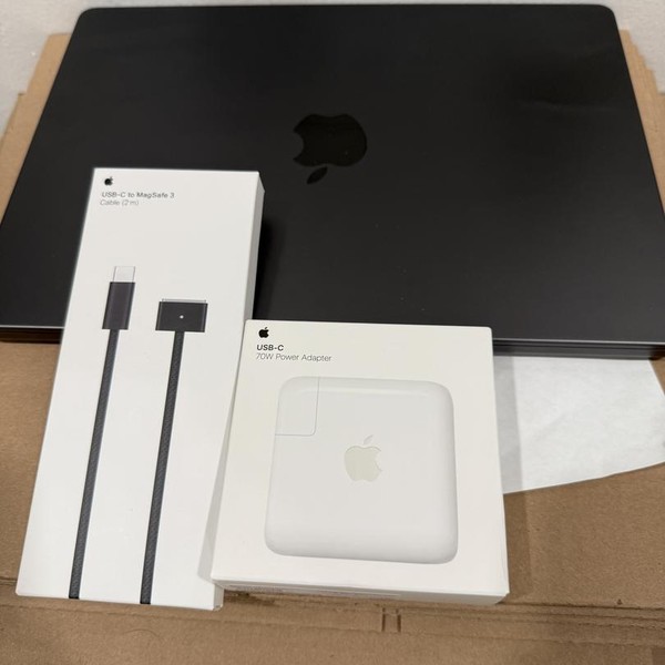 MacBook Pro 2025 - 14 inch - Apple M5, Space Black, 512 GB, 16 GB