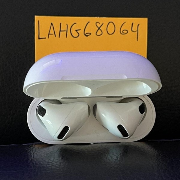 Apple AirPods (4th Gen) - Standard