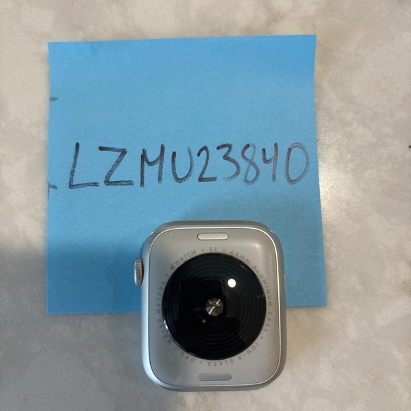 Apple Watch SE 2nd Gen 44mm - Silver, A2723 - GPS, Aluminum