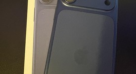 Good
													Apple iPhone 17 Pro - Unlocked, Deep Blue, 256 GB, A3256, photo 4 of 9