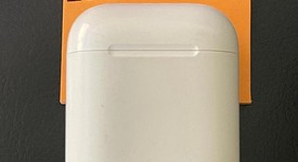 Used
													Apple AirPods 2nd Gen - Lightning Case, photo 2 of 5