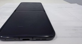 Mint
													Motorola Razr (2024) - Unlocked, Gray, 256 GB, 8 GB, photo 4 of 7