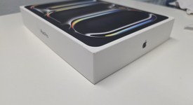 New
													Apple iPad Pro 13" (M4) 2024 - Unlocked, Black, 256 GB, 8 GB, A2926, Standard Glass, photo 2 of 6