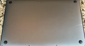 Good
													MacBook Pro 2018 (With Touch Bar) - 15" - I9, Silver, 1 TB, 32 GB, photo 2 of 6