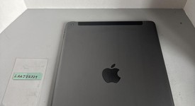 Good
													Apple iPad 9th Gen - Unlocked, Gray, 64 GB, A2603, photo 3 of 5