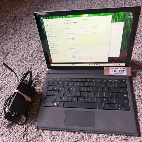 Microsoft Surface Pro 5 (2017) - Wi-Fi, 256 GB, Silver, 8 GB
