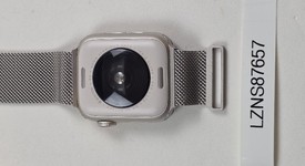 Good
													Apple Watch SE 2nd Gen 40mm - Unlocked, Starlight, A2726 - Cellular, Aluminum, photo 2 of 7
