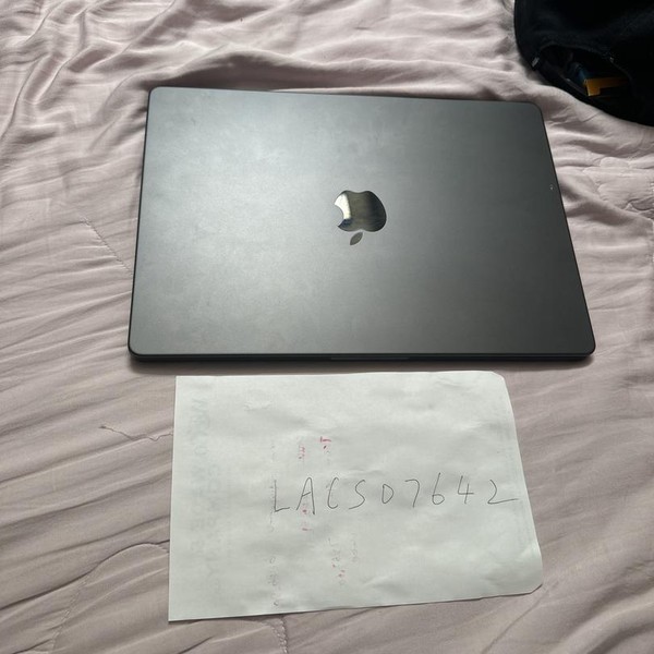 MacBook Pro Late 2023 (M3) - 14 inch - 512 GB, Black, 18 GB, Apple M3 Pro 11-core, 14-core GPU