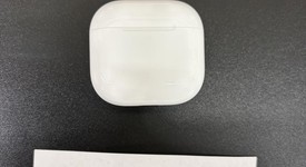 Used
													Apple AirPods 4th Gen - Active Noise Cancellation, photo 1 of 5