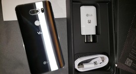 Mint
													LG V30 - US Cellular, Silver, 64 GB, US998, photo 2 of 2