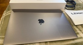 Fair
													MacBook Air 2019 - 13" - I5, Gray, 128 GB, 8 GB, photo 3 of 6
