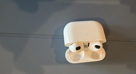Used
													Apple AirPods 3rd Gen - Lightning Case, photo 5 of 6